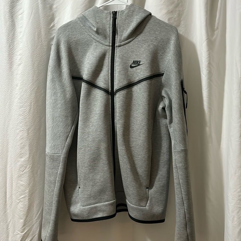Men’s Grey Nike Tech Fleece Full Zip Up